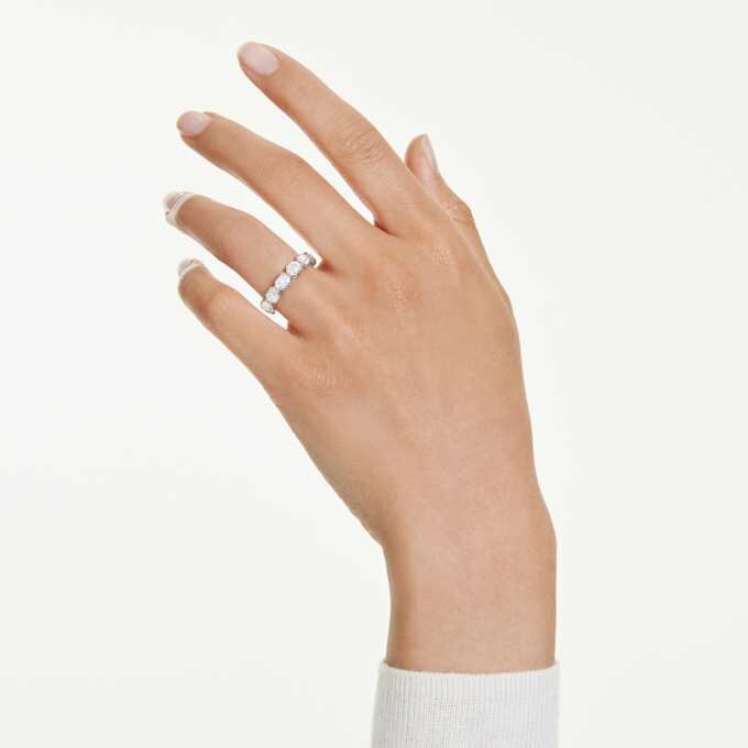 Bague à anneau octogonal avec diamants synthétiques de 2,4 carats au total, forme octogonale, or blanc 14 carats Bague à anneau octogonal avec diamants synthétiques de 2,4 carats au total, forme octogonale, or blanc 14 carats