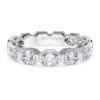Bague à anneau octogonal avec diamants synthétiques de 2,4 carats au total, forme octogonale, or blanc 14 carats Bague à anneau octogonal avec diamants synthétiques de 2,4 carats au total, forme octogonale, or blanc 14 carats