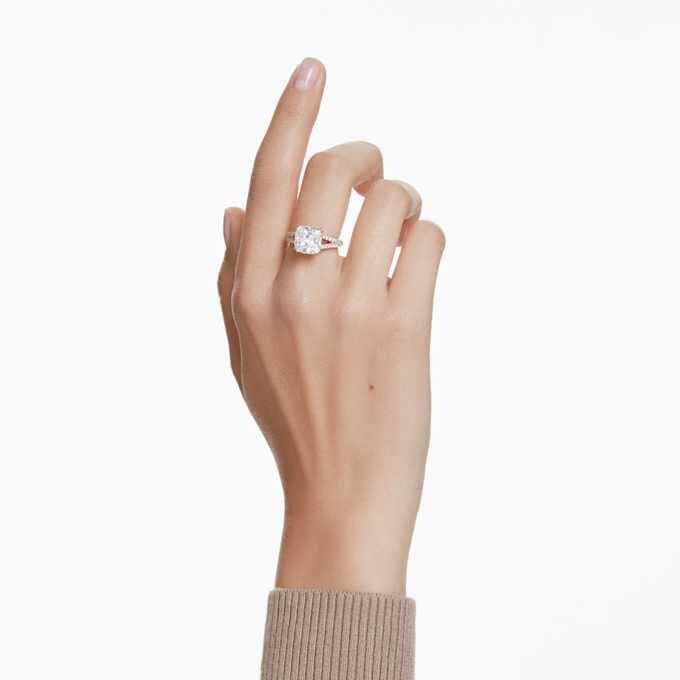 Bague cocktail Stilla, taille carrée, pavé, blanche, plaquée or Bague cocktail Stilla, taille carrée, pavé, blanche, plaquée or