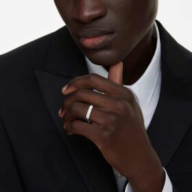 Bague d’éternité avec diamants synthétiques de 0,05 ct au total, forme ronde, or blanc 14 carats