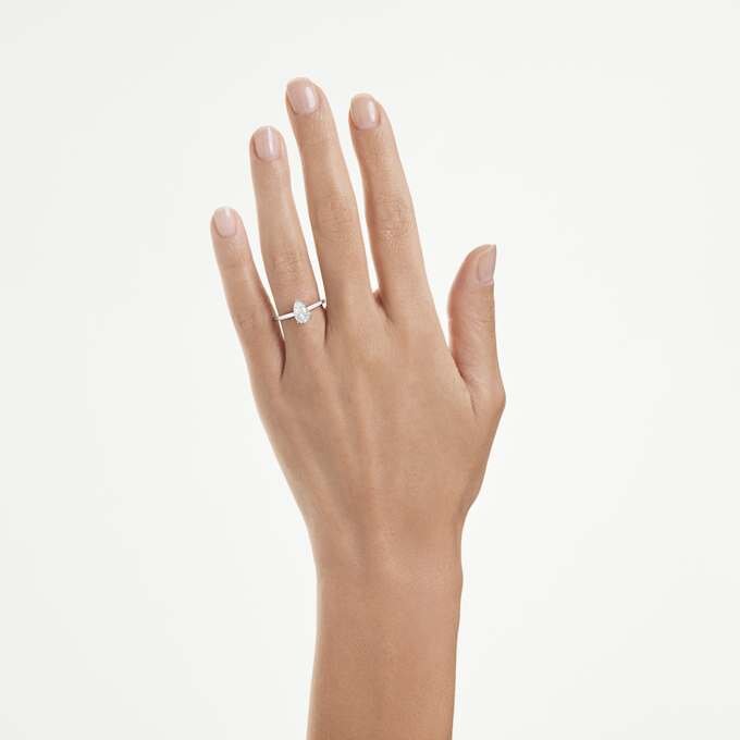 Bague solitaire Eternity avec diamants synthétiques, 1 ct au total, taille poire, or blanc 14 carats Bague solitaire Eternity avec diamants synthétiques, 1 ct au total, taille poire, or blanc 14 carats