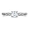 Bague solitaire Eternity avec diamants synthétiques de 0,7 ct au total, forme ronde, or blanc 14 carats Bague solitaire Eternity avec diamants synthétiques de 0,7 ct au total, forme ronde, or blanc 14 carats