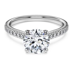 Bague solitaire Eternity avec diamants synthétiques de 1,7 ct au total, forme ronde, or blanc 14 carats