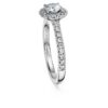 Bague solitaire Eternity Halo avec diamants synthétiques de 0,8 ct au total, forme ronde, or blanc 14 carats Bague solitaire Eternity Halo avec diamants synthétiques de 0,8 ct au total, forme ronde, or blanc 14 carats