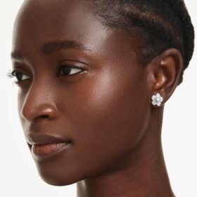 Boucles d’oreilles Ariana Grande X Swarovski : perle de cristal, taille ronde, fleur, blanc, plaqué rhodium