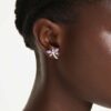 Boucles d’oreilles Ariana Grande X Swarovski, tailles variées, libellule, multicolores, plaquées rhodium Boucles d’oreilles Ariana Grande X Swarovski, tailles variées, libellule, multicolores, plaquées rhodium