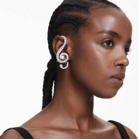 Boucles d’oreilles à clip Ariana Grande X Swarovski : design asymétrique, perle en cristal, taille baguette, blanc, plaqué rhodium