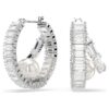 Boucles d’oreilles créoles Ariana Grande X Swarovski : perles de cristal, taille baguette, blanches, plaquées rhodium Boucles d’oreilles créoles Ariana Grande X Swarovski : perles de cristal, taille baguette, blanches, plaquées rhodium