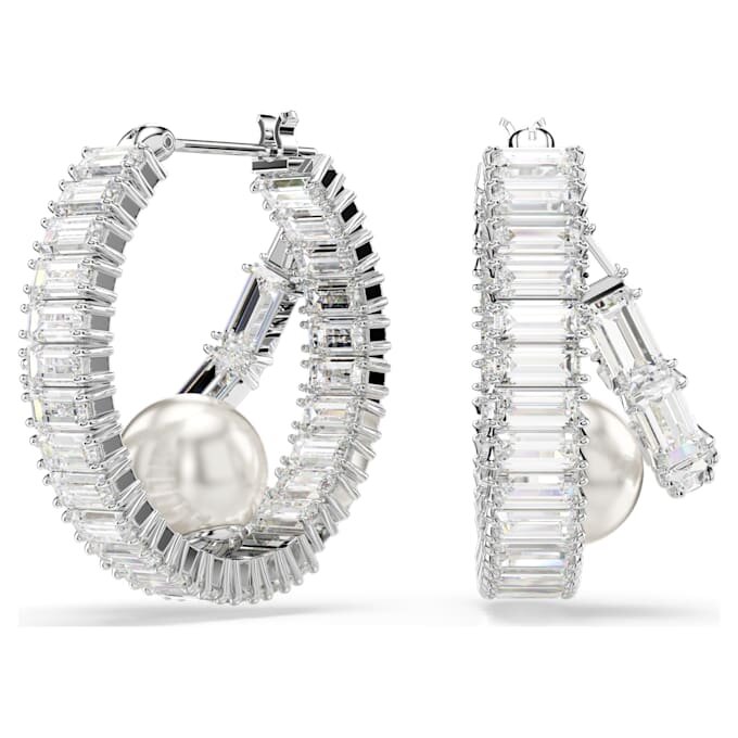 Boucles d’oreilles créoles Ariana Grande X Swarovski : perles de cristal, taille baguette, blanches, plaquées rhodium Boucles d’oreilles créoles Ariana Grande X Swarovski : perles de cristal, taille baguette, blanches, plaquées rhodium