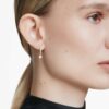 Boucles d’oreilles Eternity Drop, diamants synthétiques 0,7 ct au total, forme ronde, or blanc 14 carats Boucles d’oreilles Eternity Drop, diamants synthétiques 0,7 ct au total, forme ronde, or blanc 14 carats