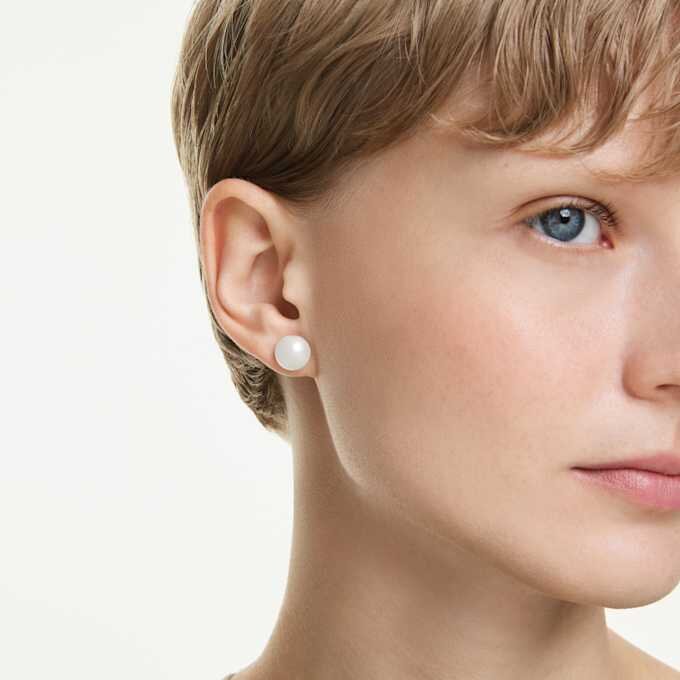 Boucles d’oreilles Matrix à perles de cristal, blanches, plaquées rhodium Boucles d’oreilles Matrix à perles de cristal, blanches, plaquées rhodium