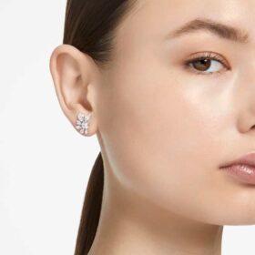 Boucles d’oreilles Mesmera à tailles variées, motif floral, blanches, plaquées rhodium