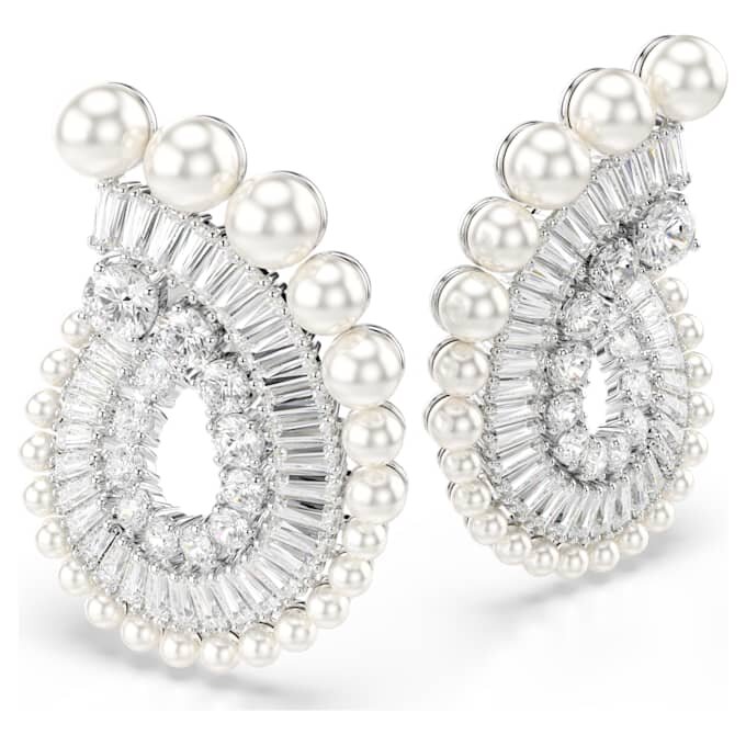 Boucles d’oreilles pendantes Ariana Grande X Swarovski : perle en cristal, tailles variées, blanc, plaqué rhodium Boucles d’oreilles pendantes Ariana Grande X Swarovski : perle en cristal, tailles variées, blanc, plaqué rhodium