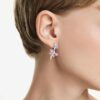 Boucles d’oreilles pendantes Ariana Grande X Swarovski, tailles variées, libellule, multicolores, plaquées rhodium Boucles d’oreilles pendantes Ariana Grande X Swarovski, tailles variées, libellule, multicolores, plaquées rhodium