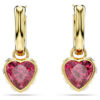 Boucles d’oreilles pendantes Chroma en forme de cœur, rouges, plaquées or Boucles d’oreilles pendantes Chroma en forme de cœur, rouges, plaquées or