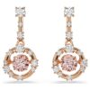 Boucles d’oreilles pendantes Constella, taille ronde, pierre dansante, rose, plaqué or rose Boucles d’oreilles pendantes Constella, taille ronde, pierre dansante, rose, plaqué or rose