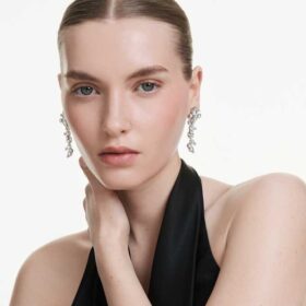 Boucles d’oreilles pendantes Constella, tailles variées, blanches, plaquées rhodium
