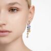 Boucles d’oreilles pendantes Gema : design asymétrique, tailles variées, longues, multicolores, plaquées rhodium Boucles d’oreilles pendantes Gema : design asymétrique, tailles variées, longues, multicolores, plaquées rhodium