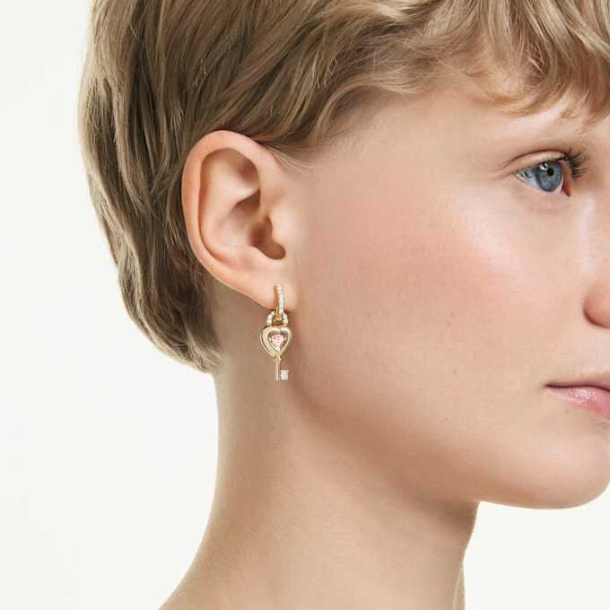 Boucles d’oreilles pendantes Idyllia avec ear cuff, tailles variées, cœur et clé, rose, plaqué or Boucles d’oreilles pendantes Idyllia avec ear cuff, tailles variées, cœur et clé, rose, plaqué or