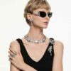 Collier « Feather » de la collection « The Vienna Collection », blanc, plaqué ruthénium Collier « Feather » de la collection « The Vienna Collection », blanc, plaqué ruthénium
