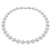 Collier Ariana Grande X Swarovski, taille ronde, fleur, blanc, plaqué rhodium Collier Ariana Grande X Swarovski, taille ronde, fleur, blanc, plaqué rhodium