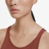 Collier Constella Perle de cristal, tailles rondes, blanc, plaqué or rose Collier Constella Perle de cristal, tailles rondes, blanc, plaqué or rose