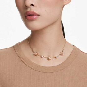 Collier Idyllia : perles de cristal, tailles variées, motif floral, multicolore, plaqué or
