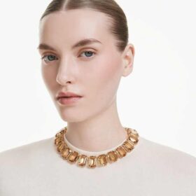 Collier Millenia : cristaux surdimensionnés, taille octogonale, couleur caramel, plaqué or Collier Millenia : cristaux surdimensionnés, taille octogonale, couleur caramel, plaqué or