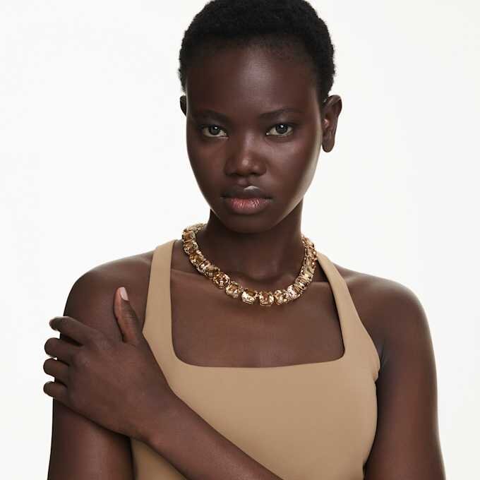 Collier Millenia, taille octogonale, couleur caramel, plaqué or Collier Millenia, taille octogonale, couleur caramel, plaqué or