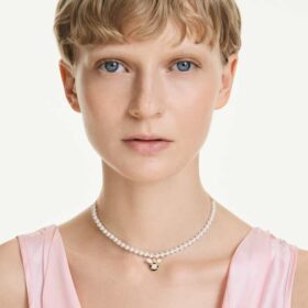 Collier ras-du-cou Idyllia avec perles de cristal, tailles variées, abeille, blanc, plaqué or Collier ras-du-cou Idyllia avec perles de cristal, tailles variées, abeille, blanc, plaqué or