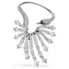 Ear cuff « Swan » de la collection « The Vienna Collection », blanc, plaqué ruthénium Ear cuff « Swan » de la collection « The Vienna Collection », blanc, plaqué ruthénium