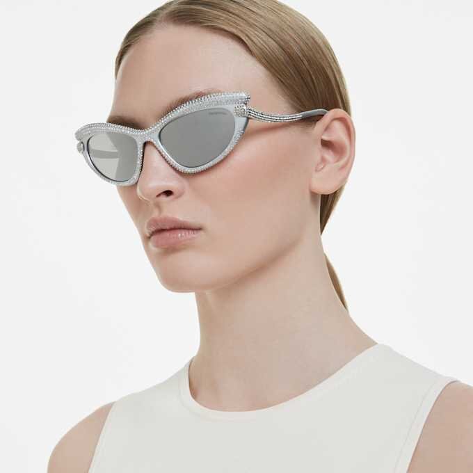 Lunettes de soleil de forme œil-de-chat, teinte argentée Lunettes de soleil de forme œil-de-chat, teinte argentée
