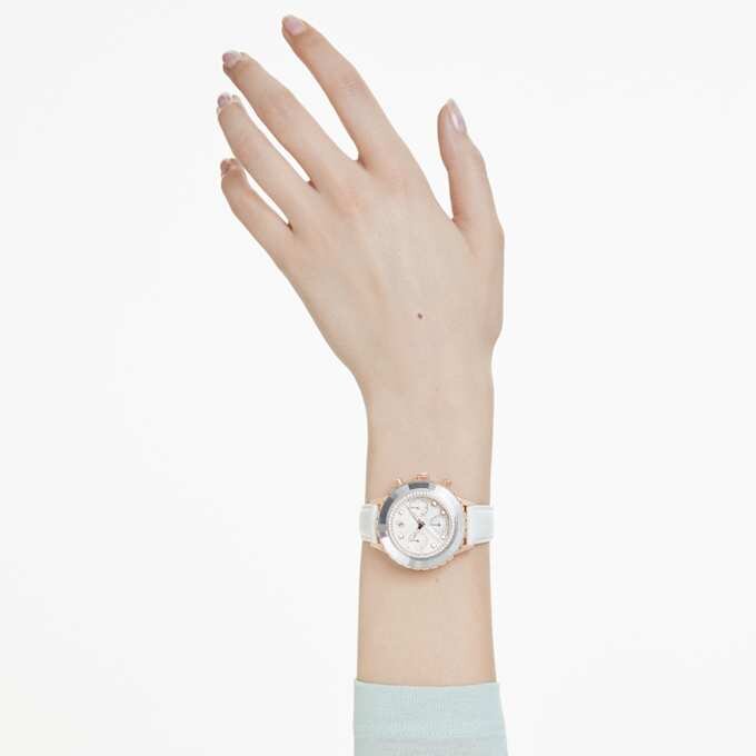 Montre Octea Chrono « Swiss Made », bracelet en cuir, blanche, finition couleur or rose Montre Octea Chrono « Swiss Made », bracelet en cuir, blanche, finition couleur or rose