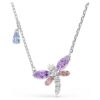 Pendentif Ariana Grande X Swarovski, tailles variées, libellule, multicolore, plaqué rhodium Pendentif Ariana Grande X Swarovski, tailles variées, libellule, multicolore, plaqué rhodium