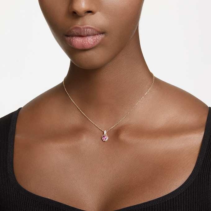 Pendentif Chroma en forme de cœur, rouge, plaqué or Pendentif Chroma en forme de cœur, rouge, plaqué or