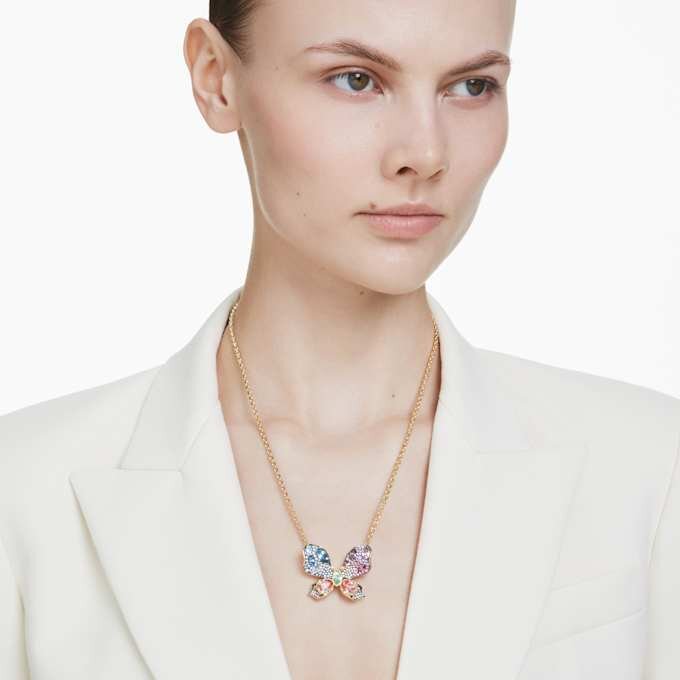 Pendentif et broche Idyllia : tailles variées, pavé, papillon, multicolore, plaqué or Pendentif et broche Idyllia : tailles variées, pavé, papillon, multicolore, plaqué or