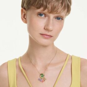 Pendentif Gema : tailles variées, cristaux pendants, multicolore, plaqué or