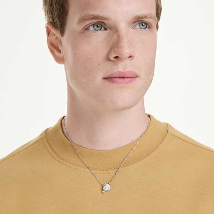 Pendentif Idyllia, tailles variées, cœur avec flèche, blanc, finition métaux mélangés Pendentif Idyllia, tailles variées, cœur avec flèche, blanc, finition métaux mélangés