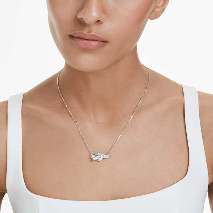 Pendentif Matrix taille baguette, nœud, blanc, plaqué rhodium Pendentif Matrix taille baguette, nœud, blanc, plaqué rhodium