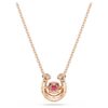 Pendentif Symbolica, taille ronde, pavé, fer à cheval, rouge, plaqué or rose Pendentif Symbolica, taille ronde, pavé, fer à cheval, rouge, plaqué or rose